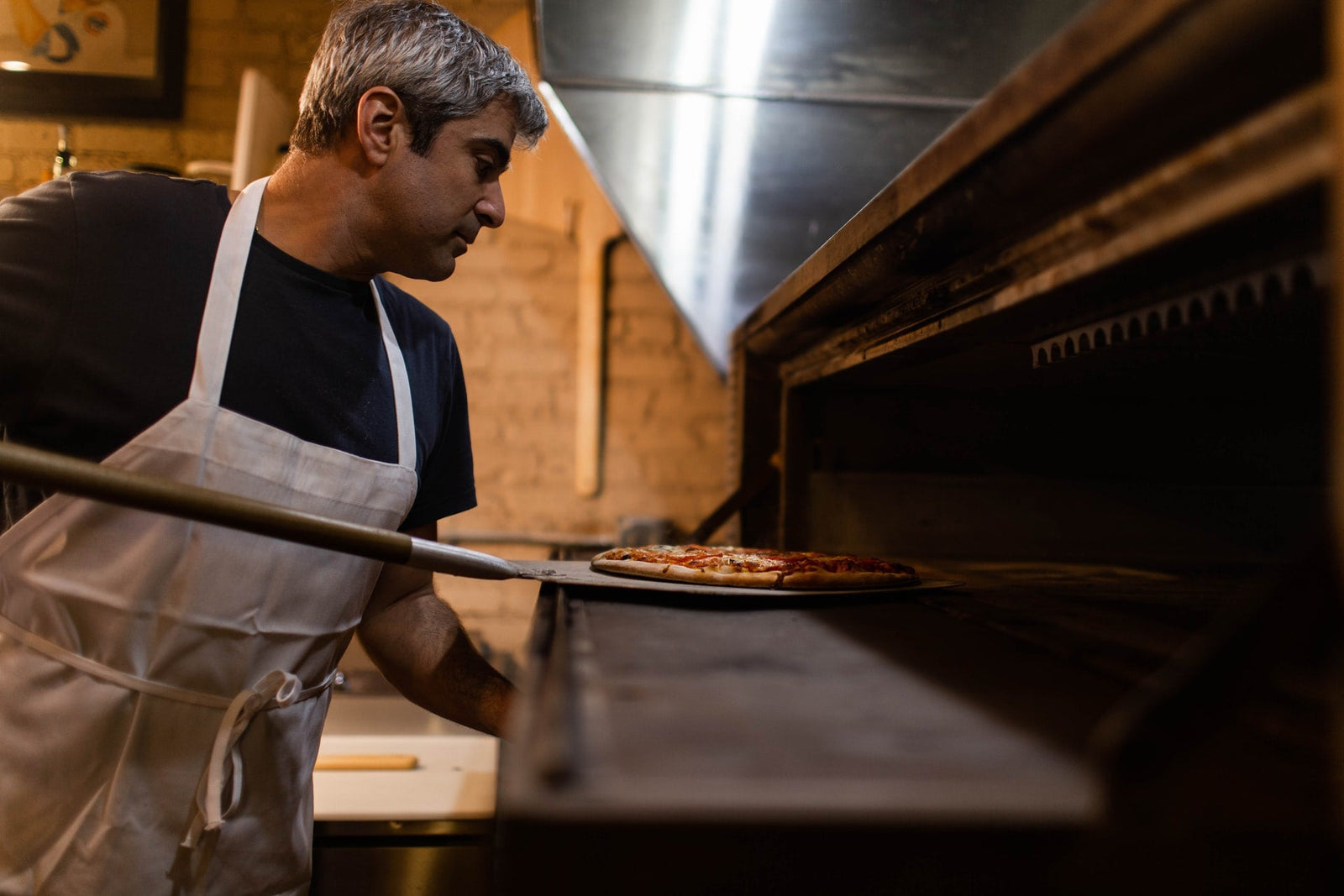 11 steps you need to follow before you open a successful pizza restaurant - Veysel's Catering Equipment