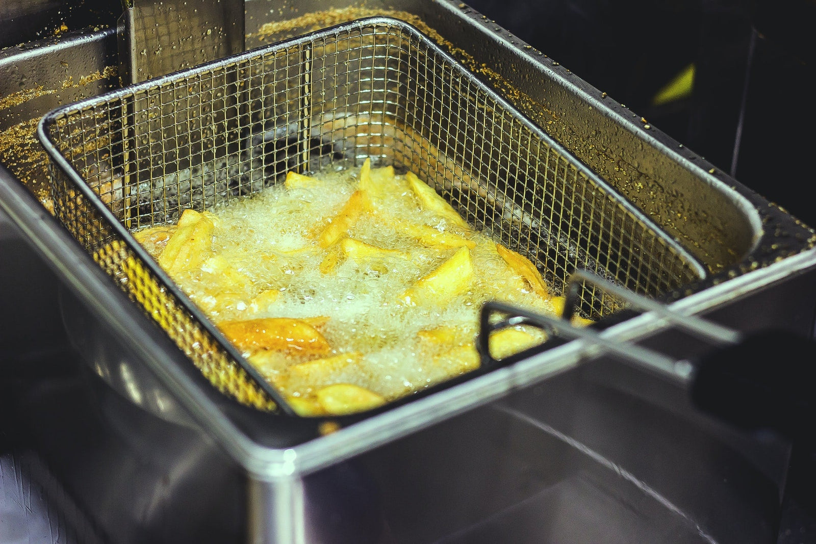 Choosing the best fryer for your restaurant and take-away business - Veysel's Catering Equipment